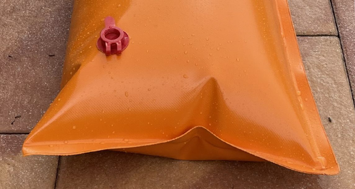 Wasserbarrier-von-aude-Vorderansicht_t0517